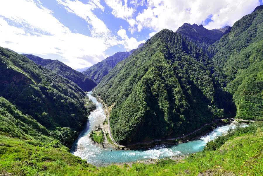 扎根山区 呵护学生——记福州好人、“保姆校长”李维群