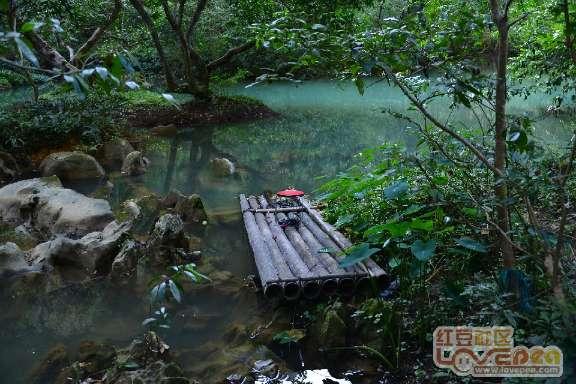 杨瀚森临场3秒倒地不起被抬走,所幸无大碍,因连续比赛有些力竭