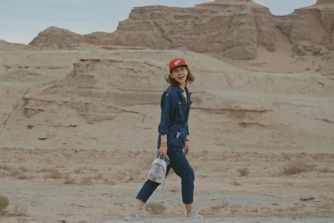 三寸金莲真的美吗?最后一幅图,晚清绝世名伶金莲更显娇媚